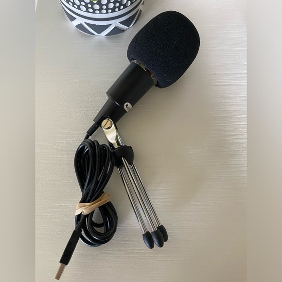 Fifine Technology USB Microphone K668 With Removable Stand - Picture 1 of 10